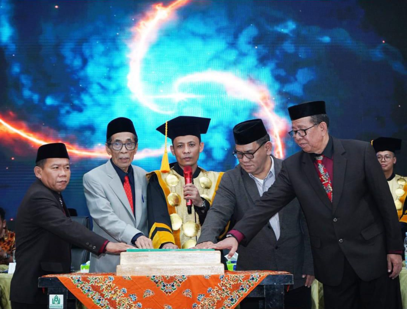 Launching UNISBA Sukses, 242 Orang di Wisudakan