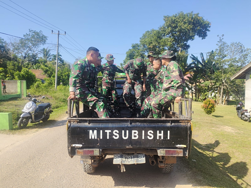 Satgas Kodim Jambi Terbantu Adanya Mobil Pickup Warga Sebagai Sarana Akomodasi Percepatan Sasaran Fisik