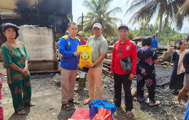 Pemerintah kabupaten Bungo menyalurkan bantuan untuk korban kebakaran rumah di dusun Peninjau kecamatan Bathin II Pelayang.