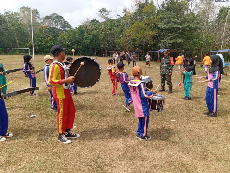 Satgas Lakukan Pendampingan Pelatihan Drum Band, dalam Rangka Meriahkan HUT RI ke 79