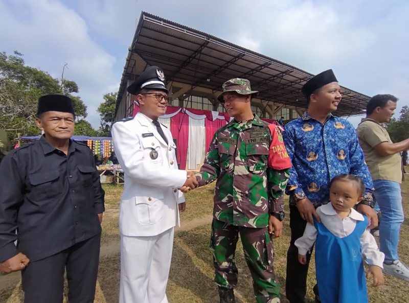 Peranserta Satgas Kodim 0415/Jambi Dalam Upacara Pengibaran Bendera Merah Putih 