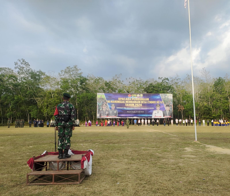 Satgas TMMD ke 121 Kodim 0415/Jambi jadi Komandan Upacara Pengibaran Bendera Merah Putih