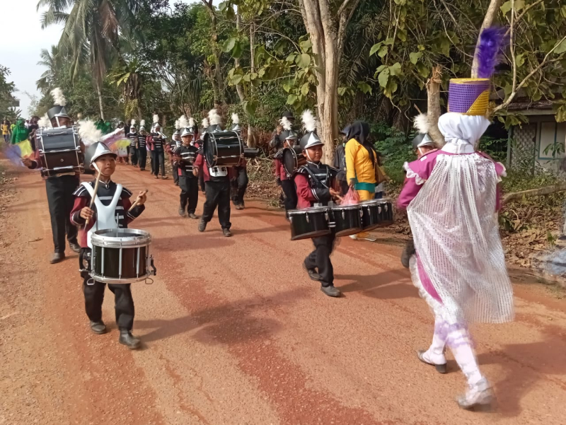 Drumband SDN 96 Desa Sukamaju Meriahkan HUT RI ke 79 dan TMMD 121 Kodim 0415/Jambi