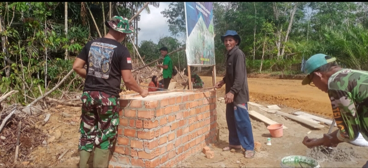 Satgas TMMD (TNI Manunggal Membangun Desa) ke-121 melaksanakan pembangunan Gapura TMMD yang mengusung desain struktur Candi di Desa Sukamaju Kec Mestong Kabupaten Muarojambi, Kamis (15/8/2024). Gapura ini diharapkan menjadi simbol kebanggaan dan pelestarian budaya Kabupaten Muarojambi