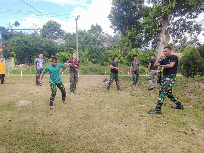 Satgas TMMD 121 Kodim Jambi Latihan Nunchaku untuk Tampil di Pentas Seni Desa Sukamaju