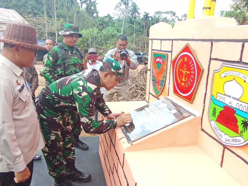 Diakhiri Dengan Potong Pita dan Penandatanganan Tuku, TMMD Ke-121 Kodim 0415/Jambi Resmi Ditutup