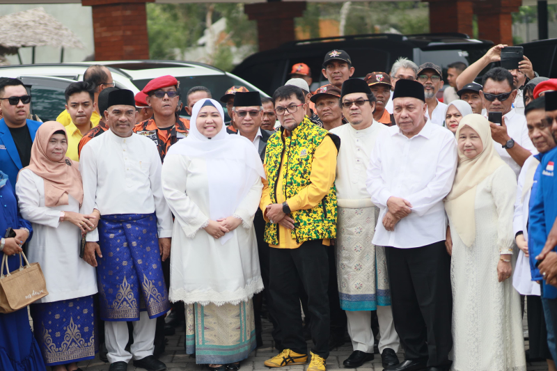 Berlangsung Meriah, Deklarasi Pasangan Calon Bupati dan Wakil Bupati Kabupaten Muaro Jambi Masnah Busro – Zulkifli dihadiri Ribuan Massa