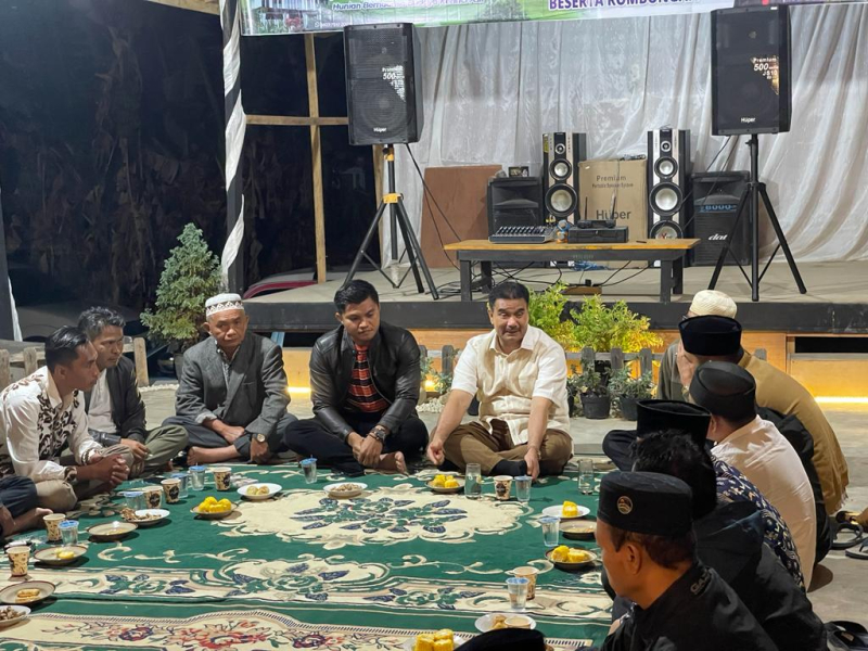 Ketua DPD HKTI Provinsi Jambi Dr. Ir. H. A.R. Sutan Adil Hendra, MM mendengarkan masukan dan tanggapan masyarakat dalam kunjungannya beberapa hari lalu.