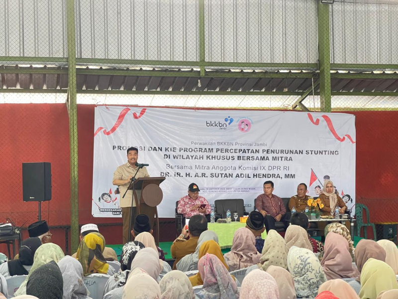 Ketua DPD Partai Gerindra Provinsi Jambi Dr. Ir. H. A.R. Sutan Adil Hendra, MM menghadiri acara sosialisasi BKKBN Provinsi Jambi beberapa waktu lalu. 