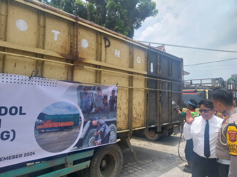 BPTD Kelas II Jambi Potong 3 Bak Kendaraan yang Lebihi Ukuran