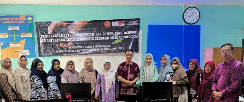 Pemanfaatan Sampah Organik menjadi Biochar Sebagai Upaya Mitigasi Gas Rumah Kaca di SMP Negeri 7 Muaro Jambi