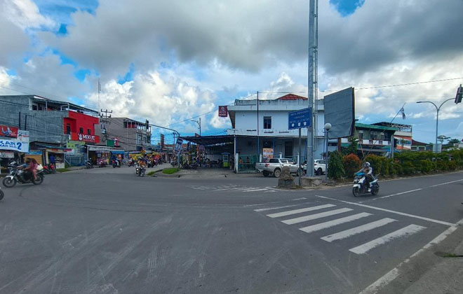 Traffic light di Jalan Patunas Persimpangan Kota Kuala Tungkal tidak berfungsi.