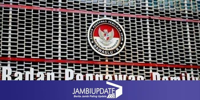 Pimpinan Bawaslu Kabupaten Merangin menggelar sidang pemeriksaan pelanggaran administratif pada Pemilihan Umum beberapa waktu lalu. 