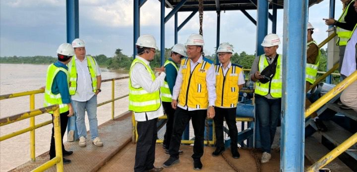 Anggota DPRD Jambi Tinjau Intake Aurduri yang Longsor