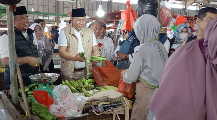 Serap Aspirasi Pedagang Pasar Tradisional, H Rahman Blusukan ke Pasar Angso Duo