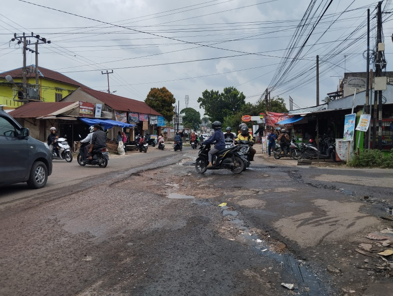 Jalan Raden Wijaya, tepatnya di sekitar Pasar Kebun Kopi, Kecamatan Jambi Selatan, segera ditangani Pemkot Jambi. 