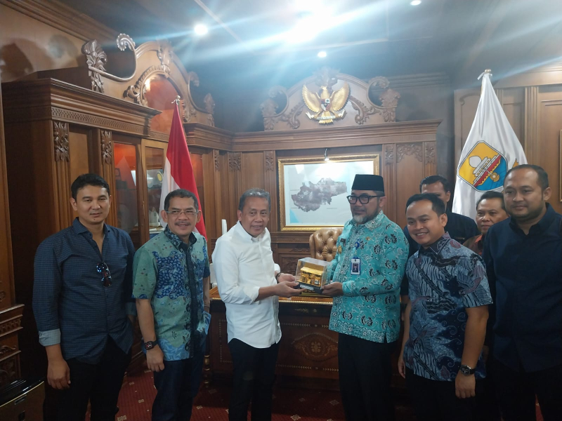 Disambangi Waka DPR RI, Pjs Gubernur Sudirman Harap Bisa Komunikasikan Industri - Pembangunan Jambi ke Kementerian