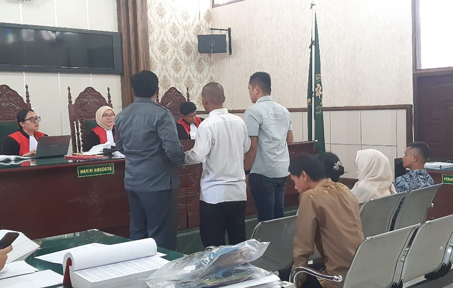 Sejumlah saksi dari BPN Bungo diambil sumpahnya sebelum memberikan keterangan dalam sidang lanjutan kasus mafia tanah