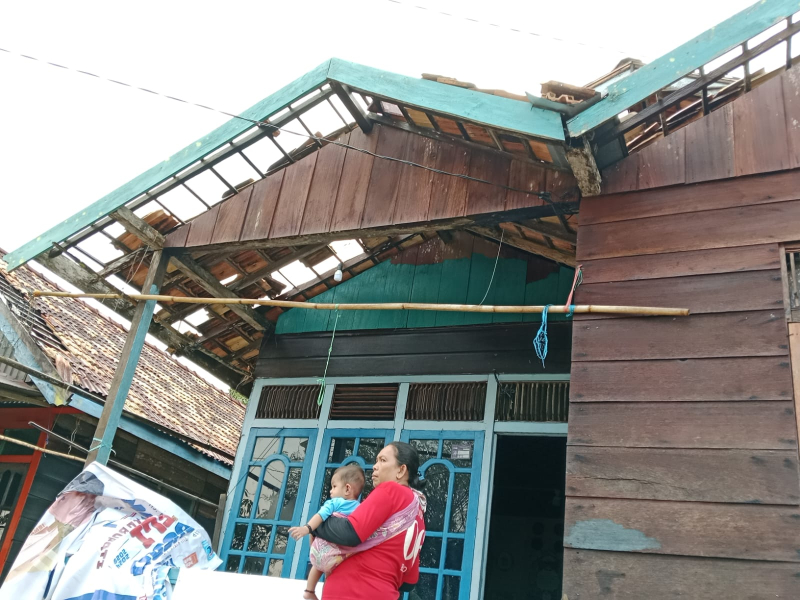 Puting Beliung, Sejumlah Rumah Warga di Muaro Jambi Rusak