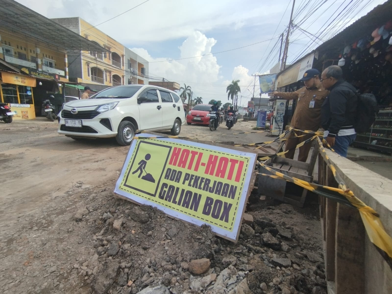 Salah satu proyek yang dikerjakan PUPR Kota Jambi di Kebun Kopi, Kecamatan Jambi Selatan.  