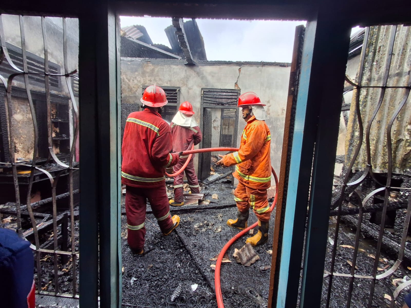 Satu Rumah Hangus Terbakar, Pemilik Alami Luka Bakar Dan Dilarikan ke Rs