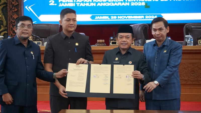 DPRD Jambi Tetapkan APBD Jambi 2025 Sebesar Rp 4,575 T