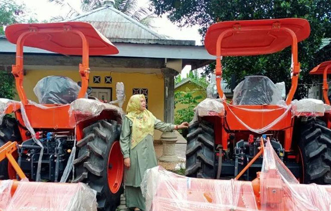 Pemkab Batanghari menerima Alsintan dari Kementan dalam program brigade pangan.