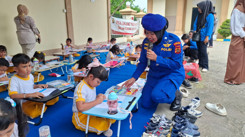 Penuh Kegembiraan, Anak-Anak TK Kemala Bhayangkari Kunjungi Kantor Polairud