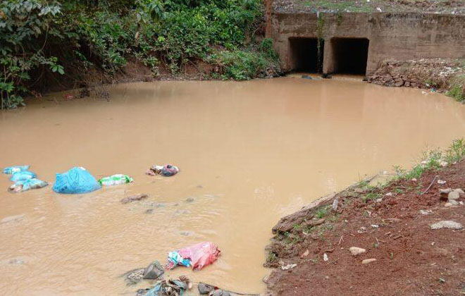 Kondisi air Sungai Senikat Kecamatan Jujuhan yang keruh diduga akibat aktivitas Peti di hulu sungai.