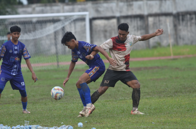 Pertandingan Gubernur Cup Jambi 2025 antara Kota Jambi versus Tanjab Barat. 