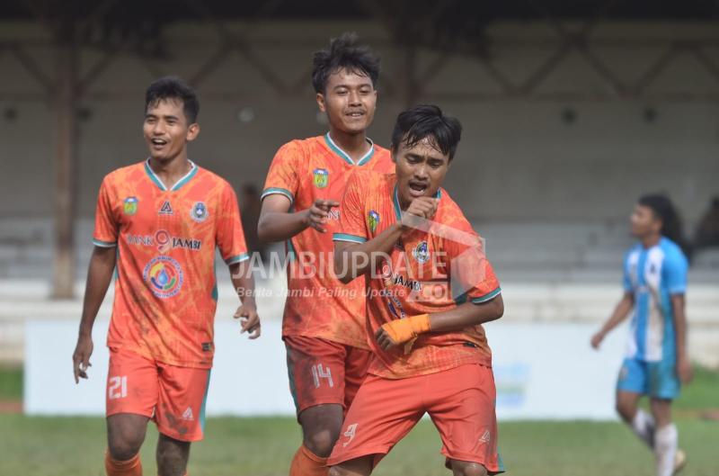 MAKIN DALAM ! Gol Plesing Indah Gusvio Bawa Tebo Unggul 3-0 Atas Merangin di Final Gubernur Cup 2025