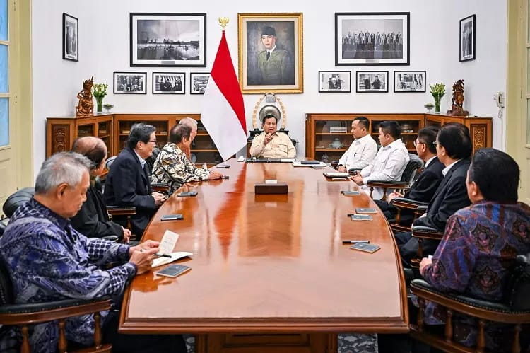 Presiden Prabowo Subianto bersama delapan konglomerat di Istana Kepresidenan Jakarta.