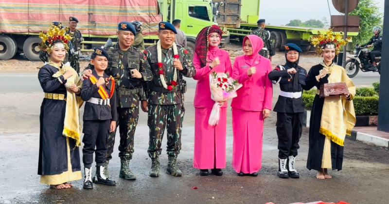 Disambut Kombes Pol Nadi Chaidir, Dansat Brimob Kombes Pol Zulkifli Ismail Tiba di Mako Brimob Polda Jambi
