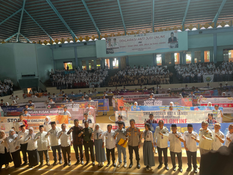 Al Haris Pimpin Forkopimda Beri Wejangan Pada Siswa se-Provinsi Jambi : Deklarasi Serentak Anti Judi Online