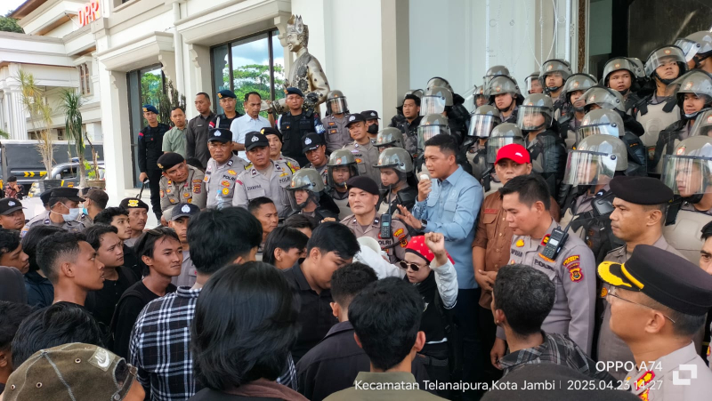 Dugaan Penyusup Saat Demo di DPRD Jambi Bikin Suasana Aksi jadi Ricuh, Polisi Selidiki!