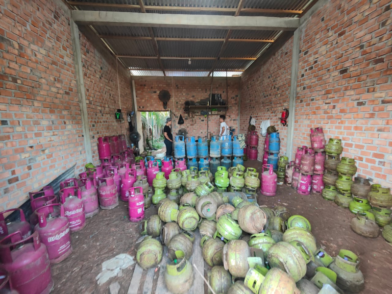 Polda Jambi Gerebek Gudang Pengoplosan Gas Subsidi di Batanghari, Satu Orang Diamankan