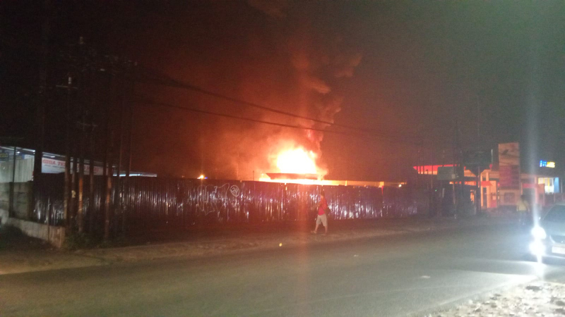 SPBU Depan Samsat Kota Jambi Terbakar, Warga Panik dan Lalin Macet