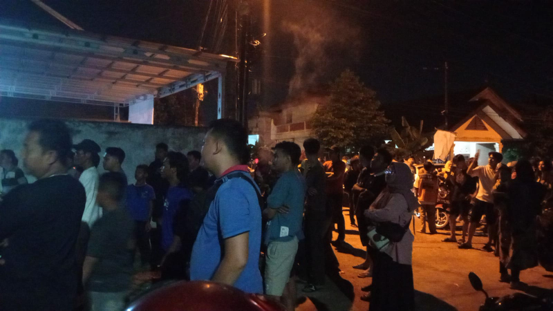 Aksi Warga Nusa Indah: Kepung Rumah Kosong yang Diduga Disusupi Pencuri