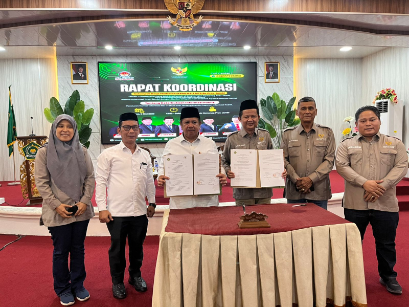 Perkuat Keterbukaan Informasi, KI Jambi dan Kanwil Kemenag Jambi Teken MoU