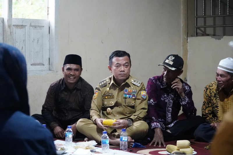Pertisun Perdana di Kerinci, Gubernur Al Haris Bawa Pejabat Turun Langsung ke Dusun Serap Aspirasi Warga