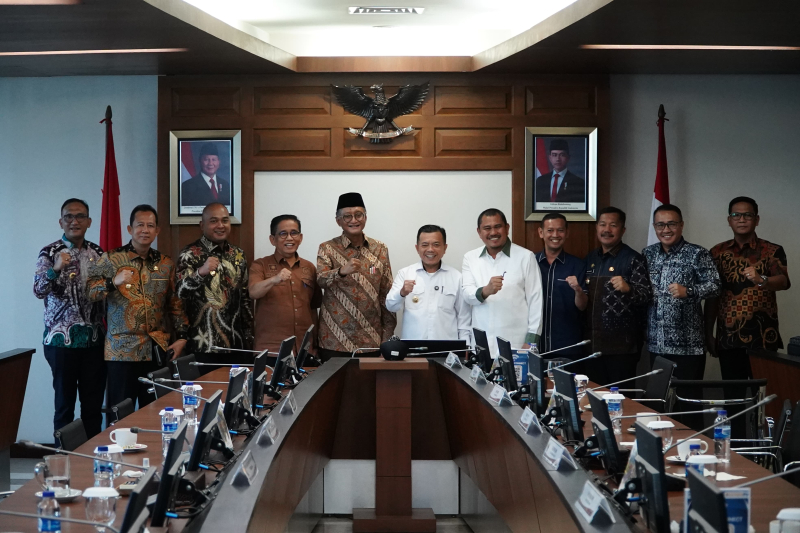 Gubernur Al Haris Temui Menteri PU, Dorong Pembangunan Infrastruktur di Jambi