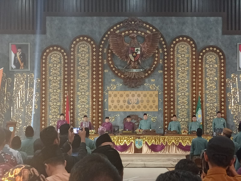 Hadir HUT Kota Jambi! Menteri Desa Yandri: Saya Berani Hadir Karena Belum Ada Mentri Perkotaan