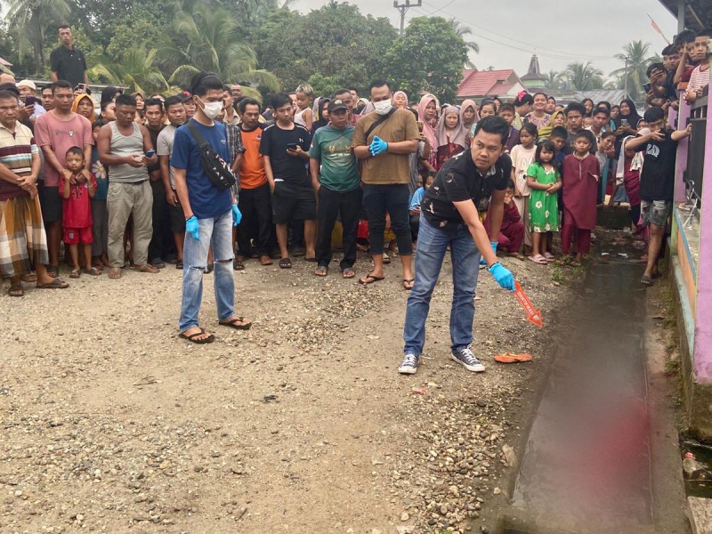 Desa Panti Heboh! Pria Ditemukan Meninggal di Selokan, Keluarga Tolak Otopsi