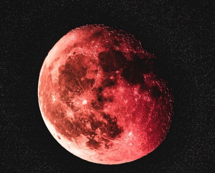 Terjadi 20 Tahun Sekali, Jangan Lewatkan Penampakan Bulan Stroberi Malam Ini