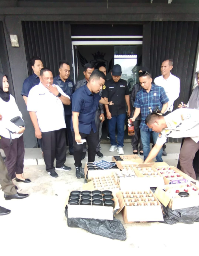 Sidak Tempat Hiburan Malam, Ketua DPRD Bungo temukan Puluhan Dus Miras