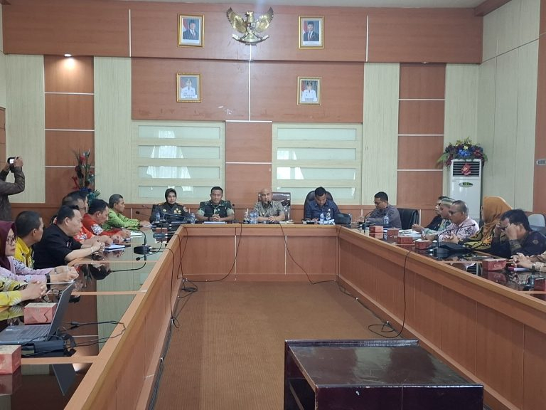 Bahas Solusi Mengatasi Sampah, Bupati Dedy Rapat Kumpulkan Berbagai Pihak