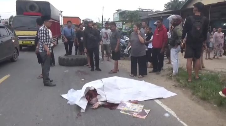 Kecelakaan Maut di Muaro Jambi, Penumpang Sepeda Motor Tewas Terlindas Truk