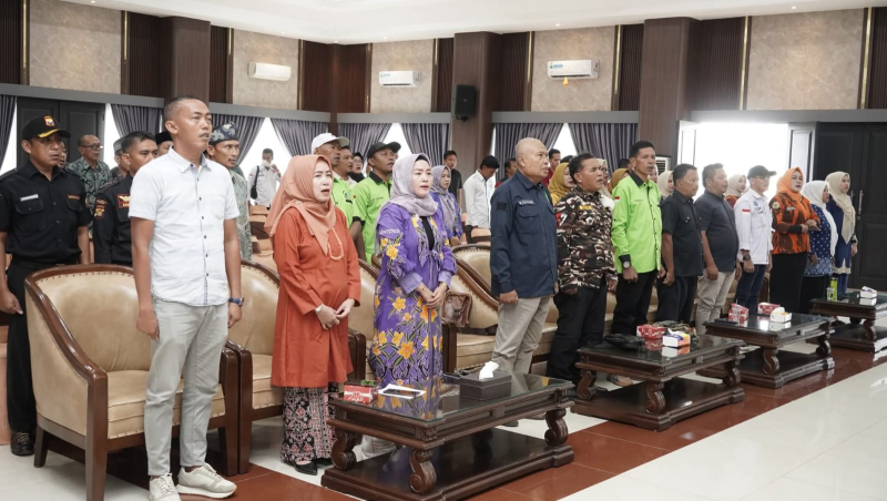 Pemkab Tebo melalui Kesbangpol menggelar sosialisasi Ormas 2025, mendorong peran aktif organisasi masyarakat dalam menjaga keamanan, ketertiban, dan mendukung pembangunan daerah.