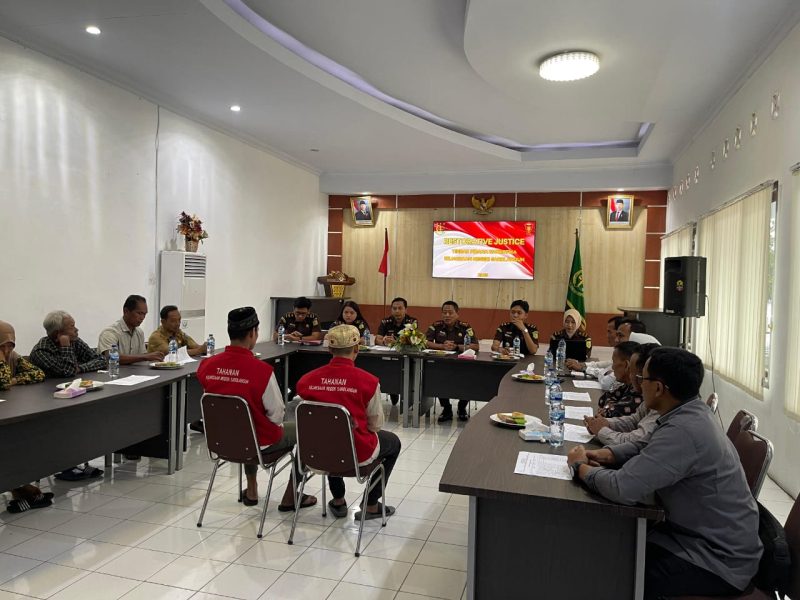 Kejari Sarolangun Bebaskan Tersangka Narkoba Melalui RJ