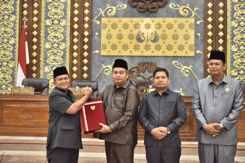 Menata Masa Depan Kota Jambi Bahagia, Maulana Sampaikan Tiga Ranperda Kepada Legislatif
